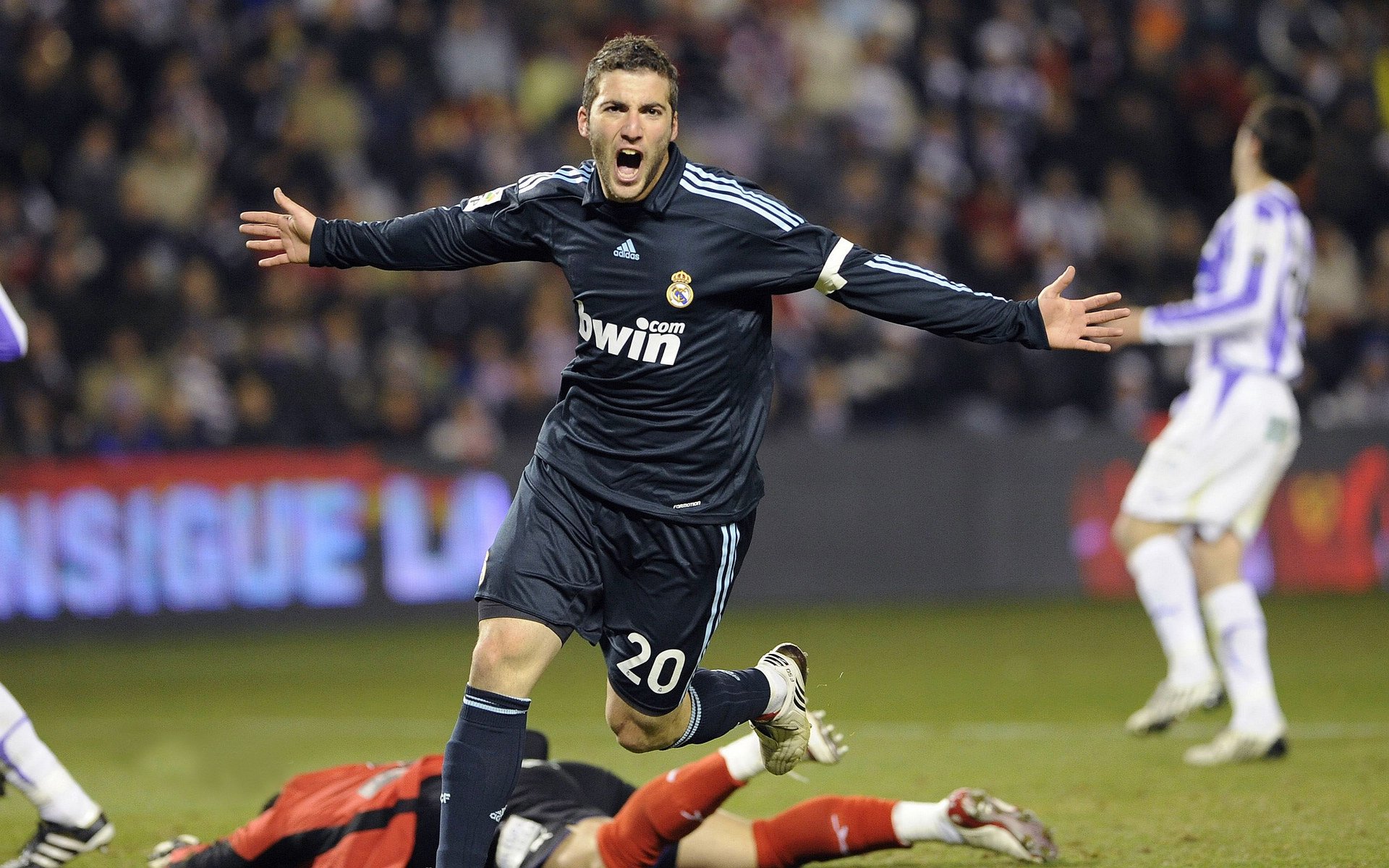 云达不莱梅奋勇前行,逐步追赶前列,云达不莱梅vs汉堡