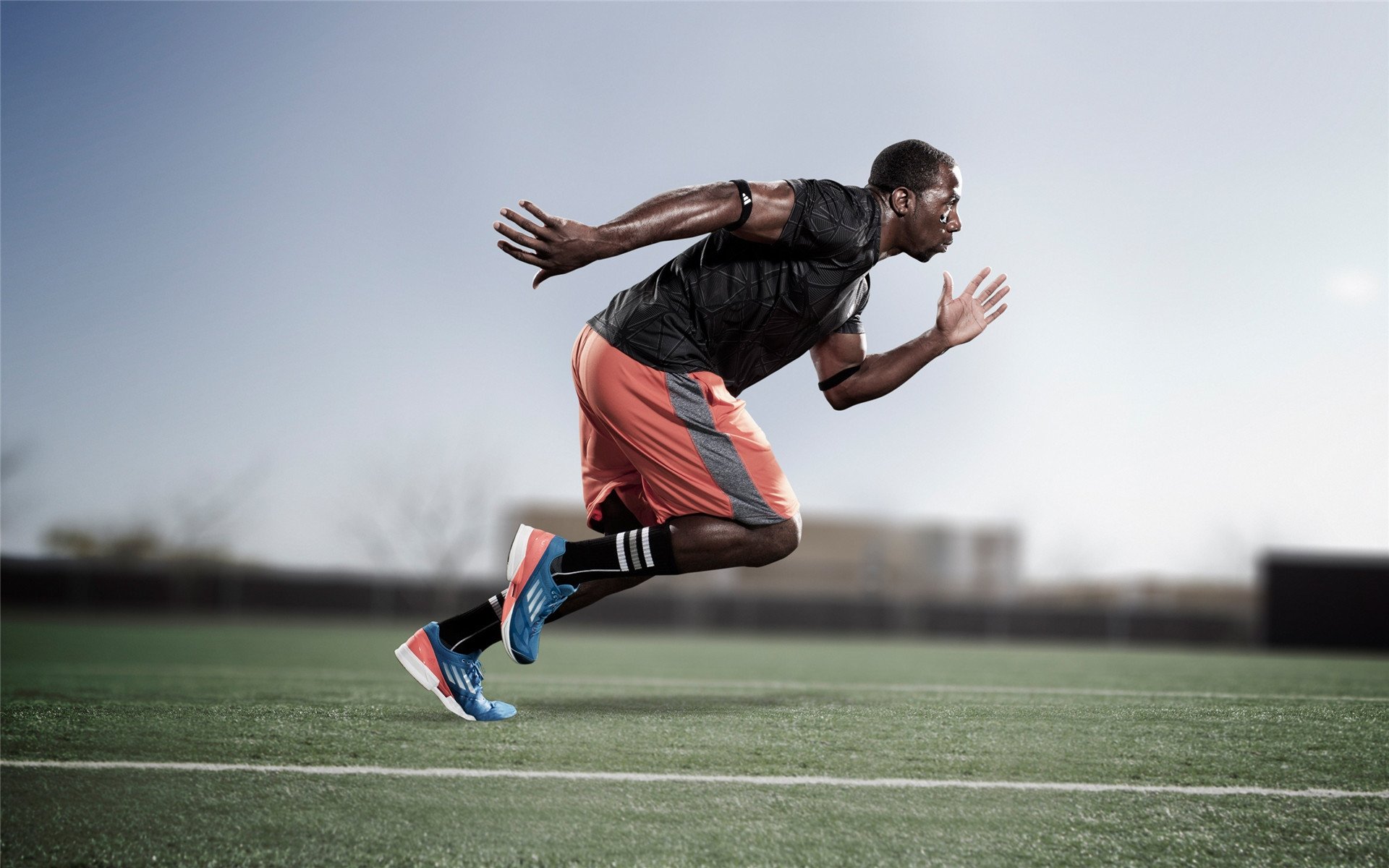 塞内加尔队前锋苏亚雷斯在巴黎奥运会上表现出色,苏亚雷斯内马尔